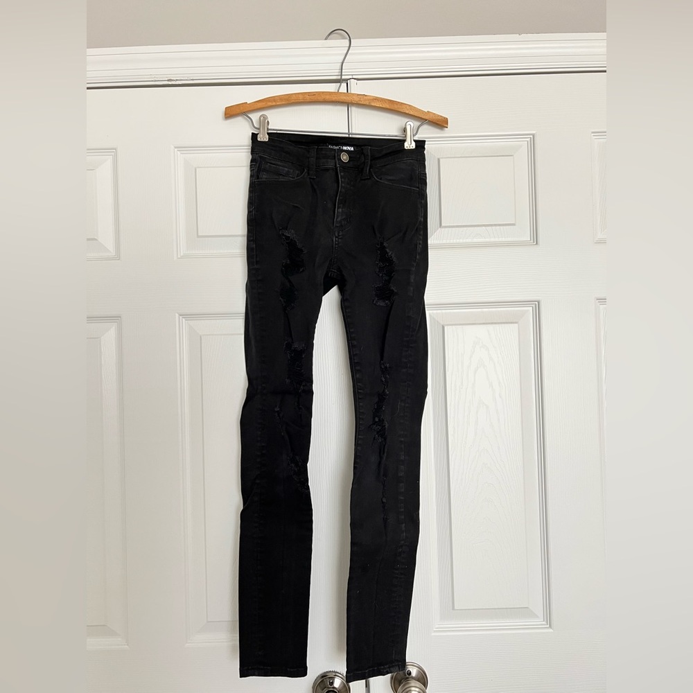 Fashion Nova Jeans Distressed | size 3